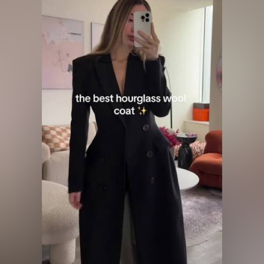 HOURGLASS TOPCOAT IN ITALIAN WOOL - Picture 8 of 10